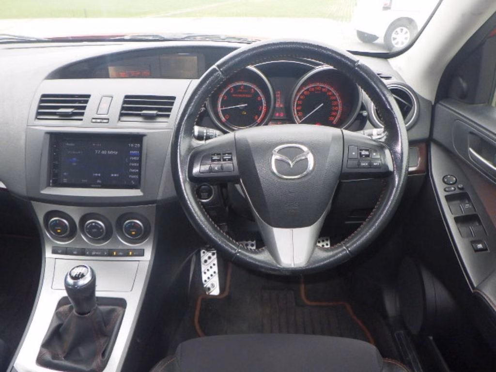 MAZDA AXELA