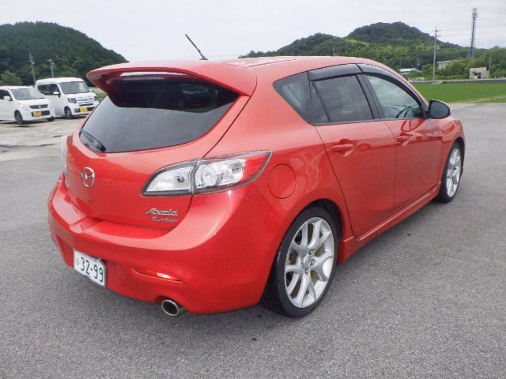 MAZDA AXELA
