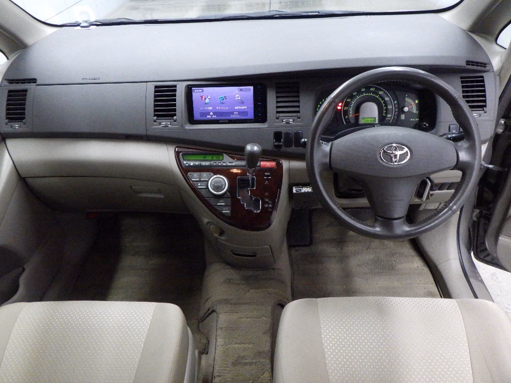 TOYOTA ISIS