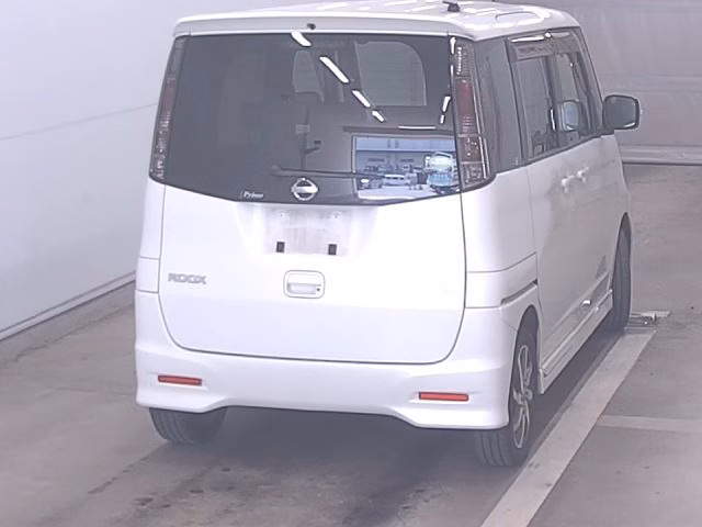 NISSAN ROOX