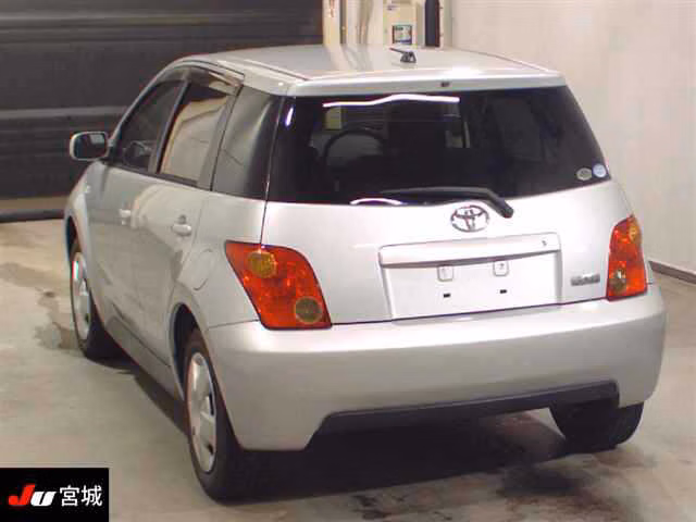 TOYOTA IST