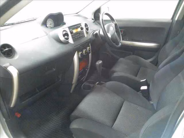 TOYOTA IST