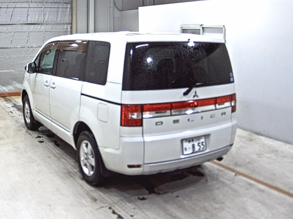 MITSUBISHI DELICA D:5