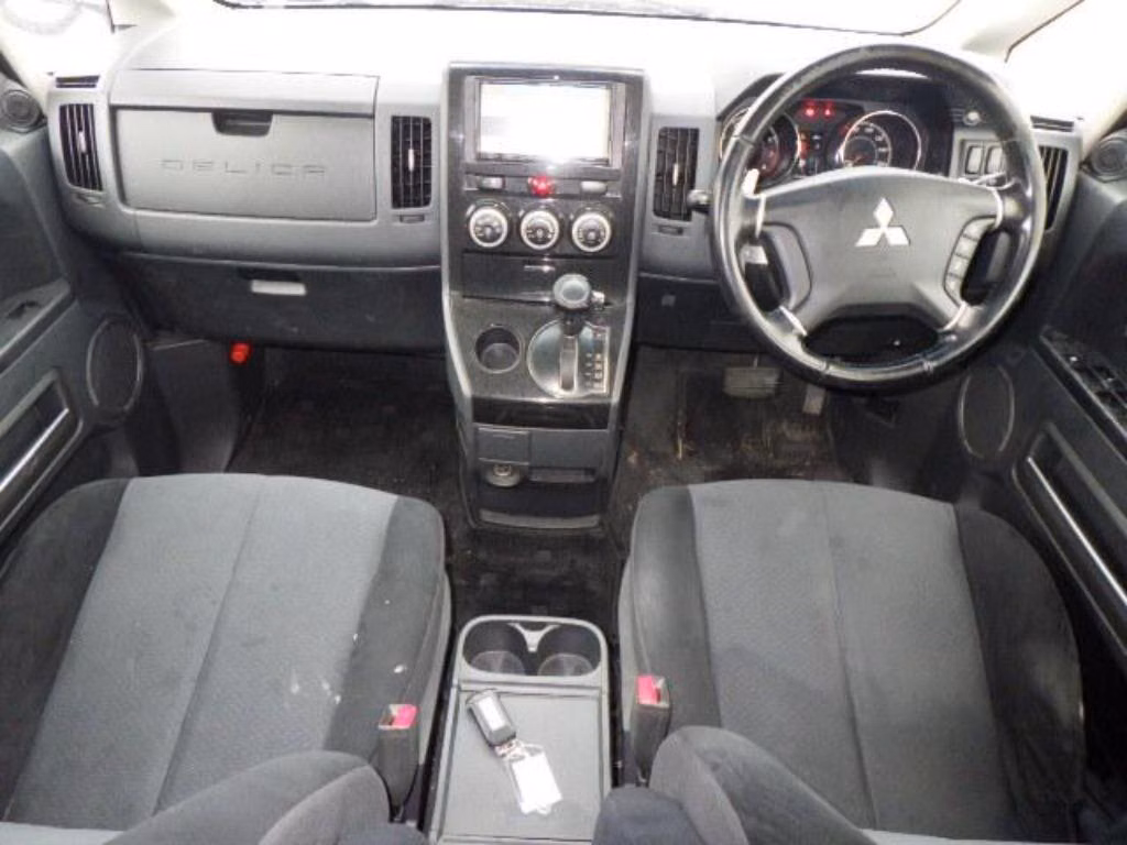 MITSUBISHI DELICA D:5