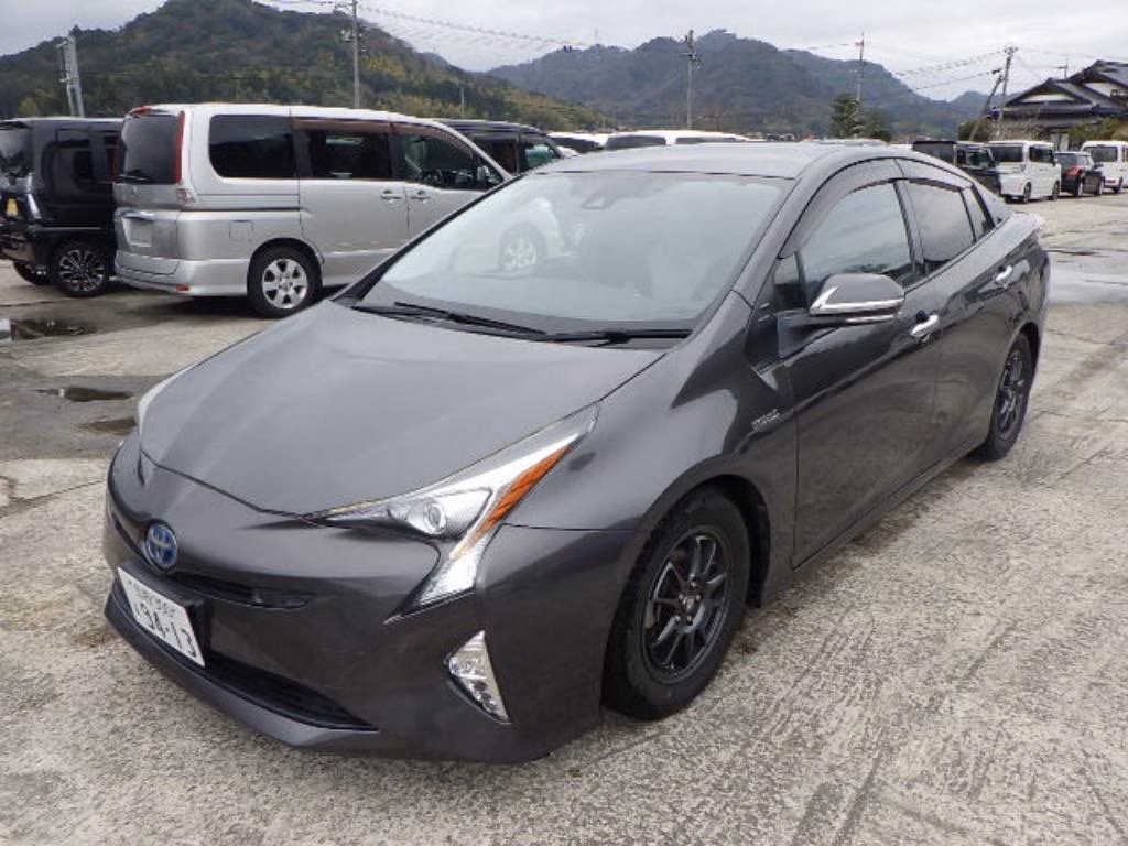 TOYOTA PRIUS