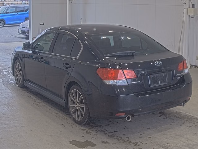 SUBARU LEGACY B4