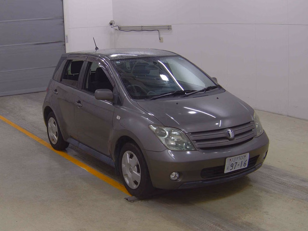 TOYOTA IST