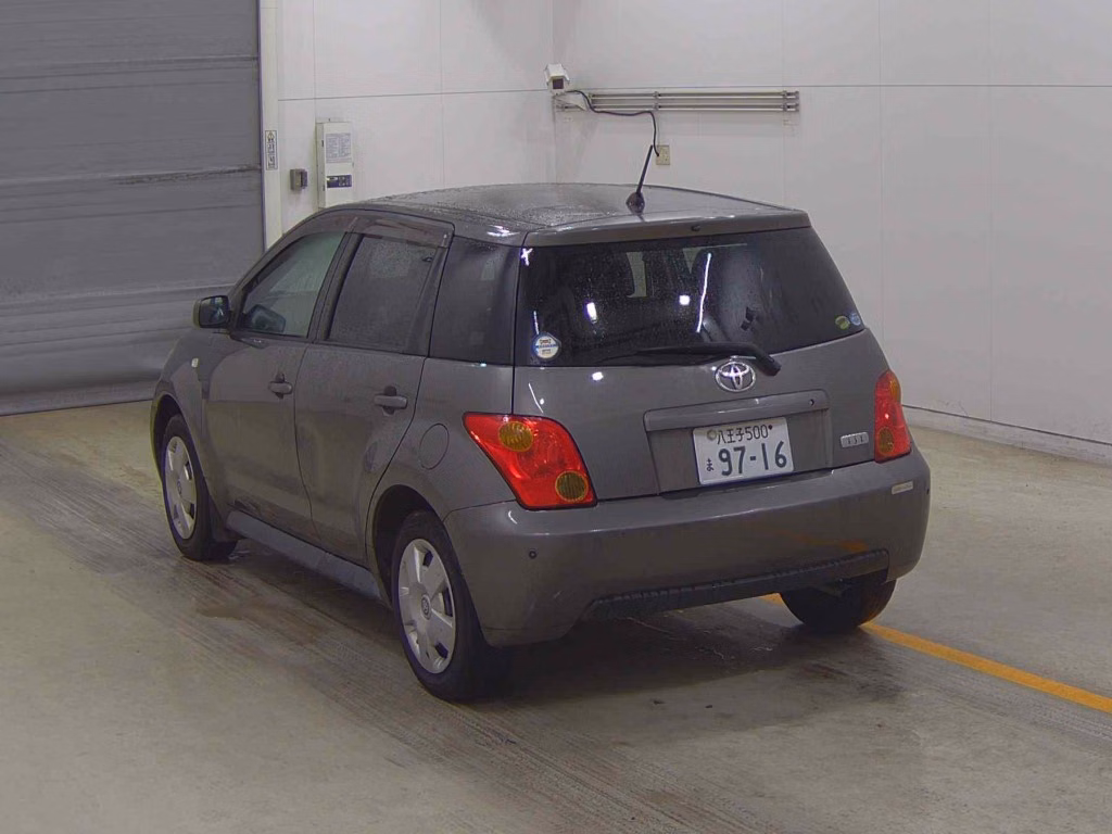 TOYOTA IST