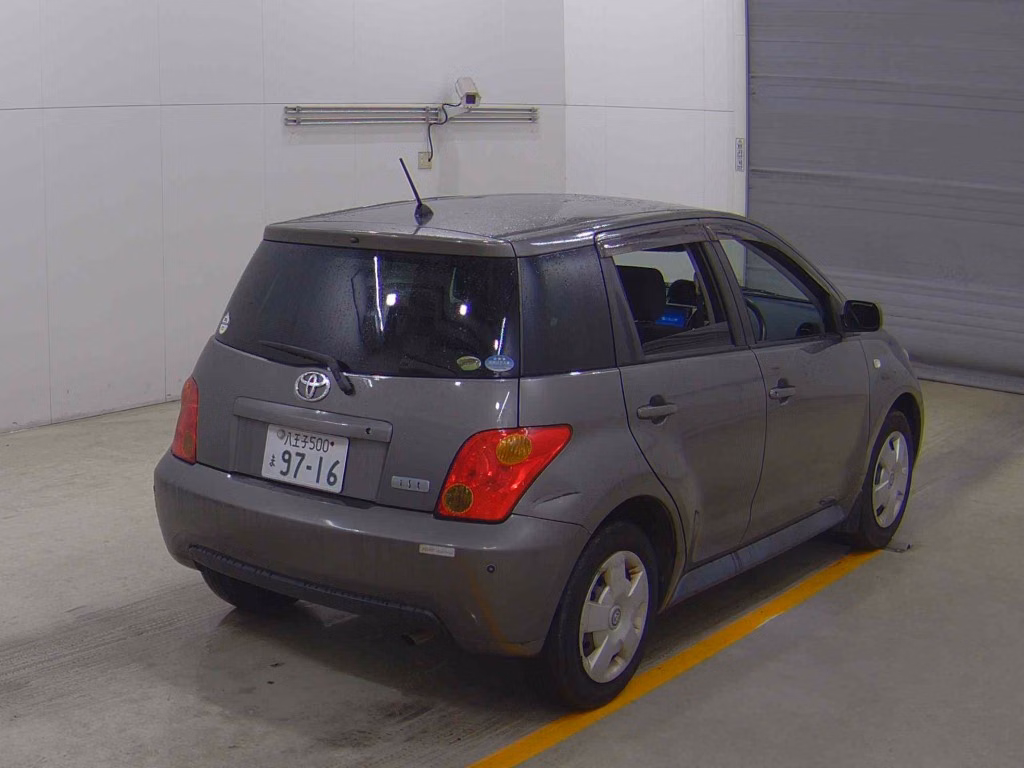TOYOTA IST