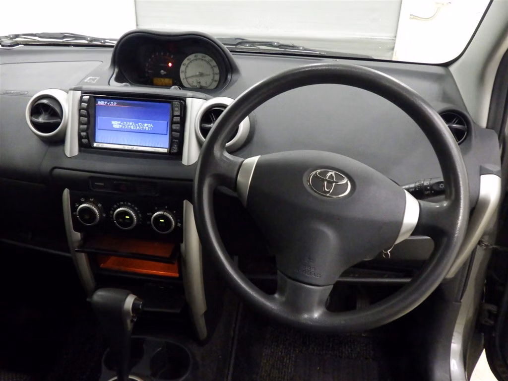 TOYOTA IST
