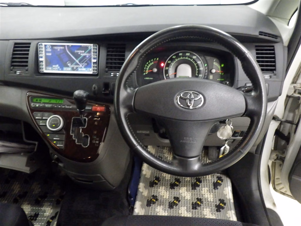 TOYOTA ISIS