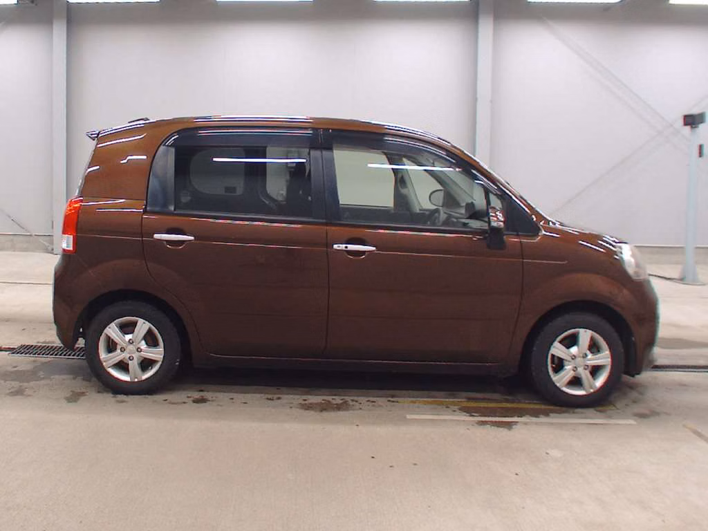 TOYOTA PORTE