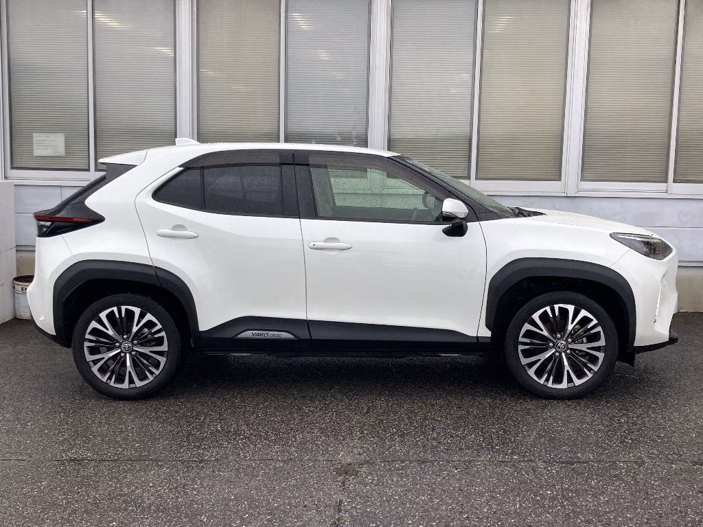 TOYOTA YARIS CROSS