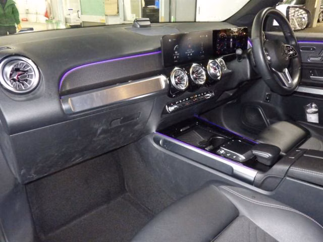 MERCEDES-BENZ GLB-CLASS