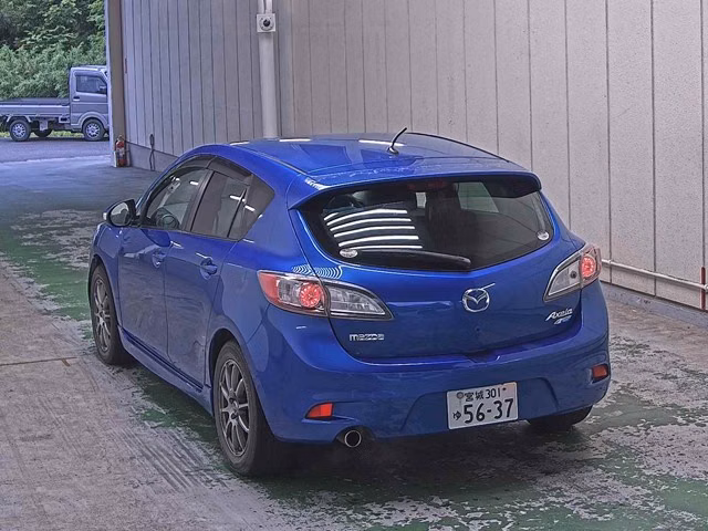 MAZDA AXELA