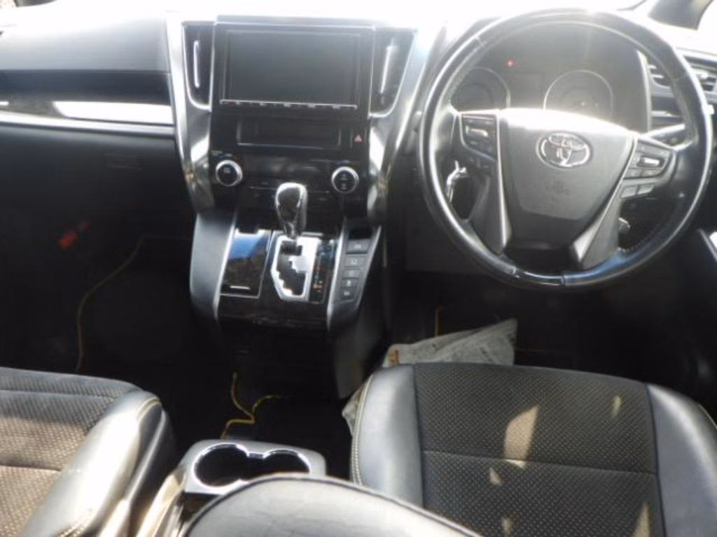 TOYOTA VELLFIRE