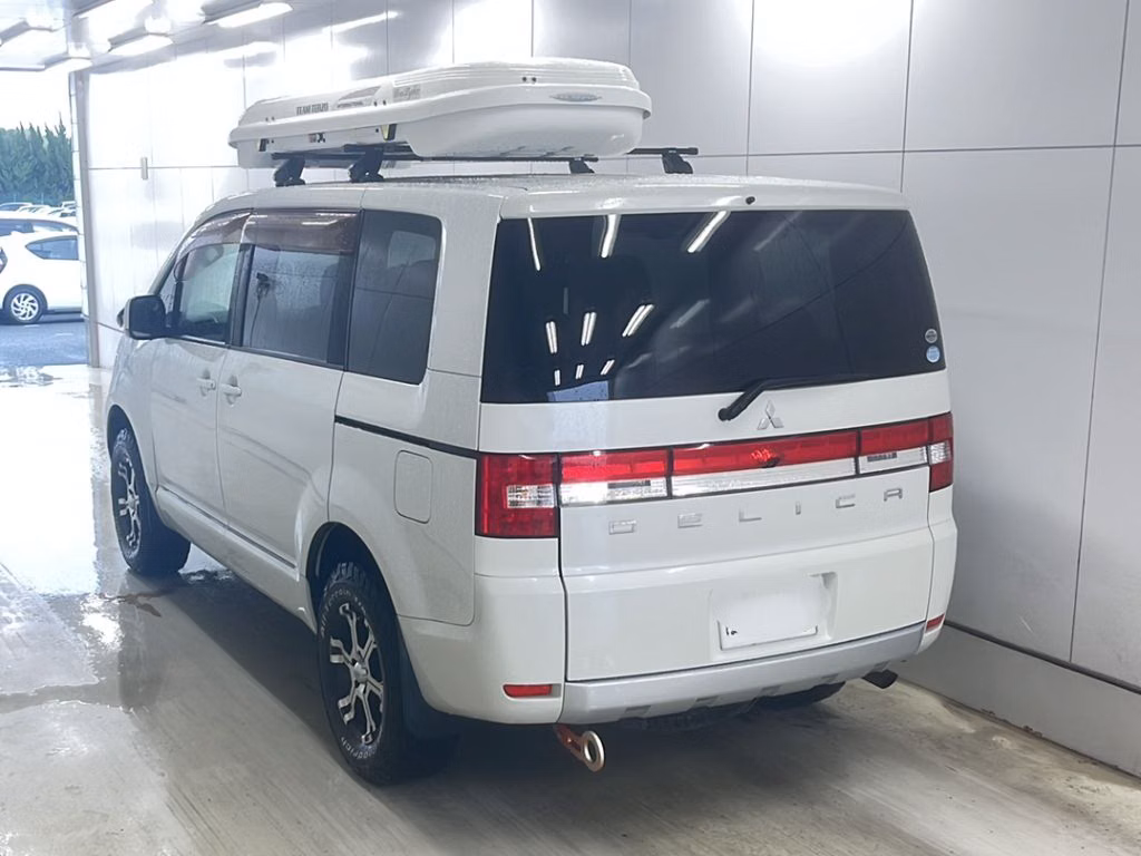 MITSUBISHI DELICA D:5