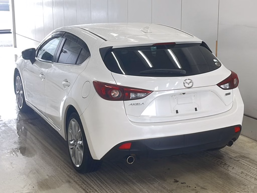 MAZDA AXELA
