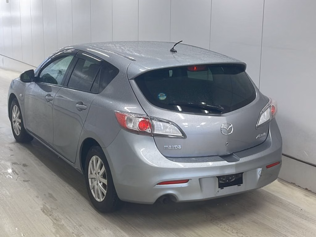 MAZDA AXELA