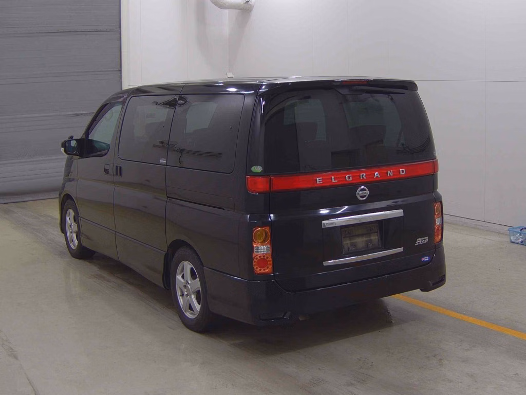 NISSAN ELGRAND