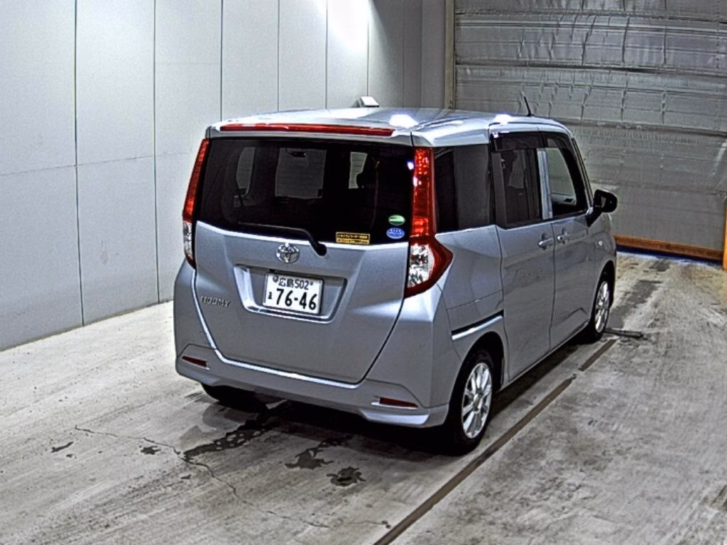 TOYOTA ROOMY