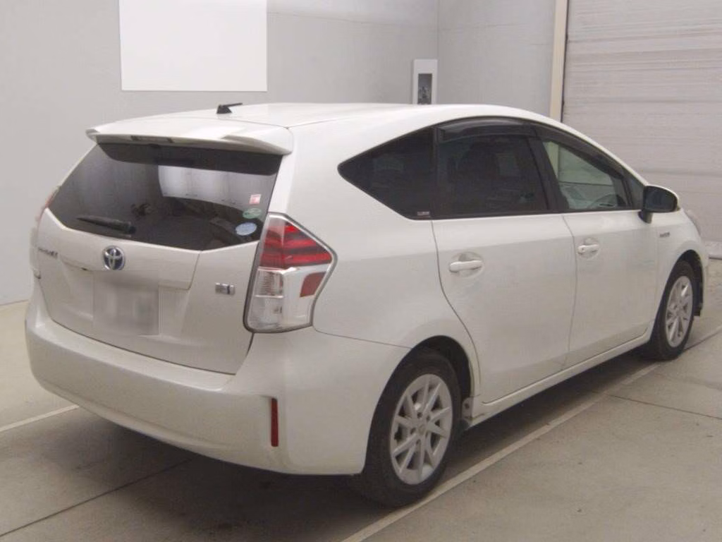 TOYOTA PRIUS ALPHA