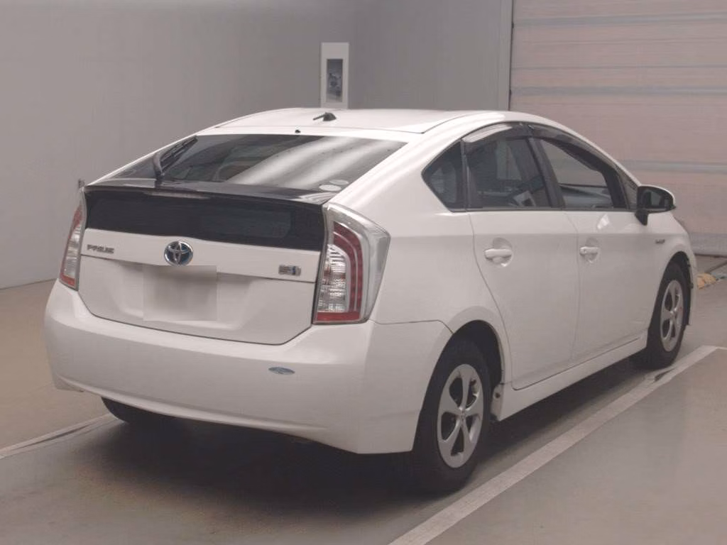 TOYOTA PRIUS