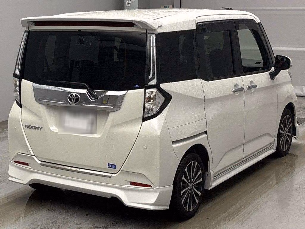 TOYOTA ROOMY