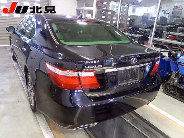 LEXUS LS600H