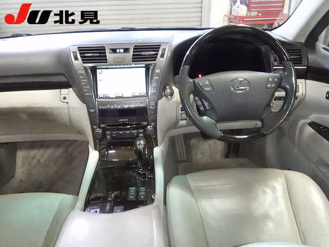 LEXUS LS600H