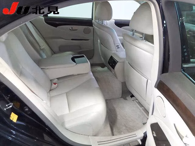 LEXUS LS600H