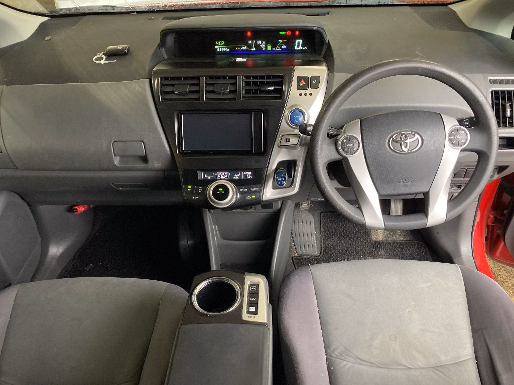 TOYOTA PRIUS ALPHA