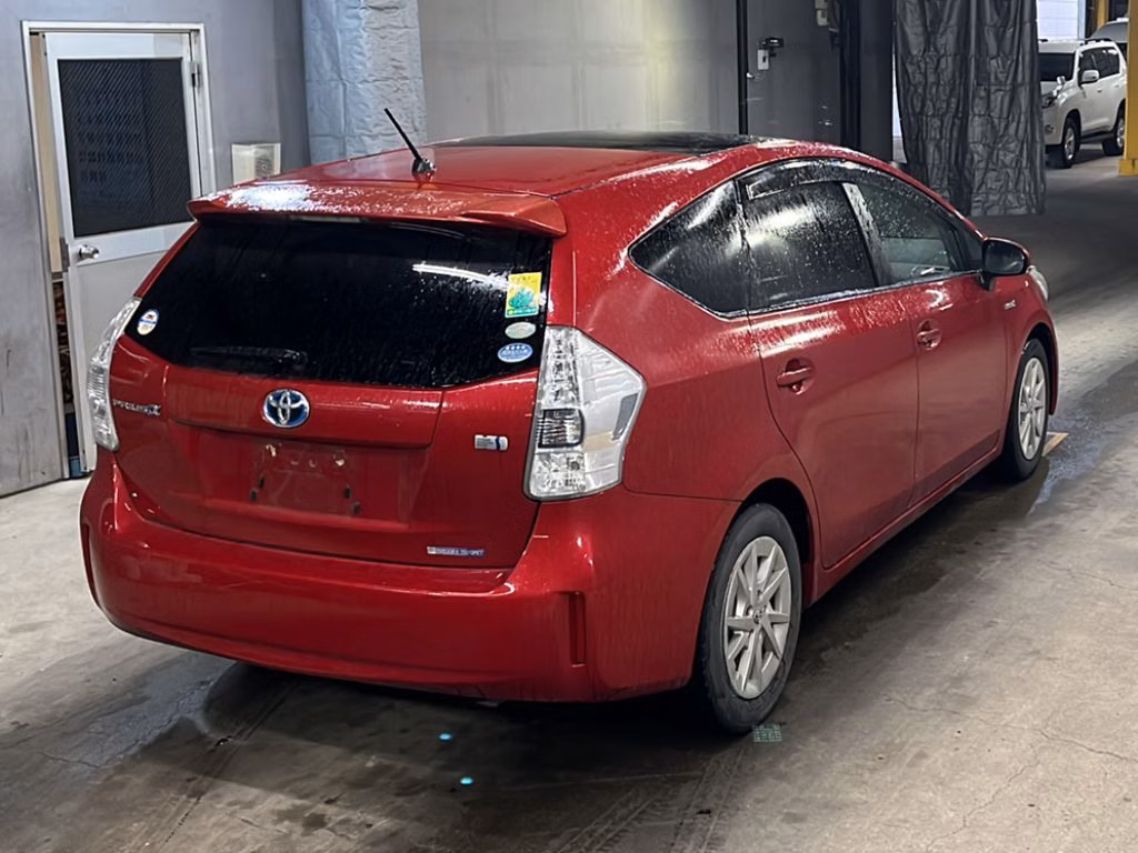 TOYOTA PRIUS ALPHA