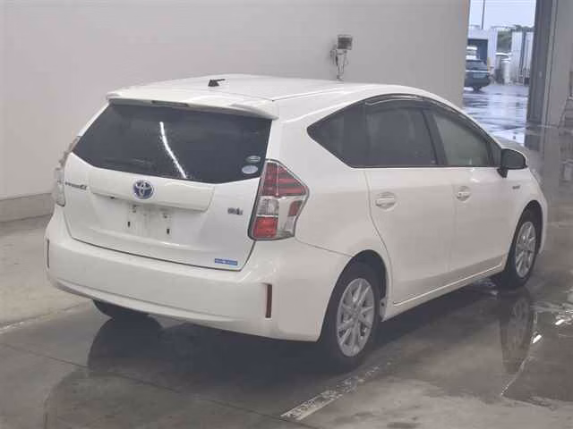 TOYOTA PRIUS ALPHA