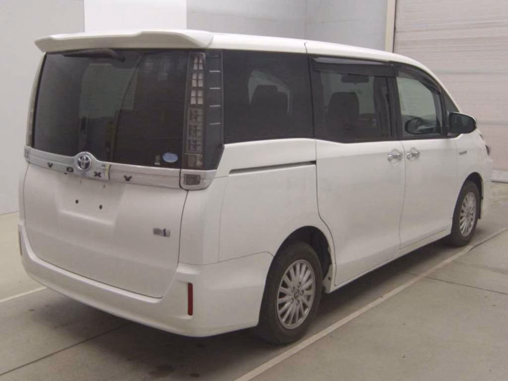 TOYOTA VOXY