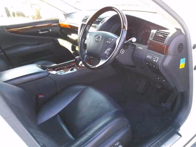 LEXUS LS460