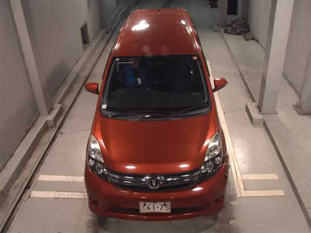 TOYOTA ISIS