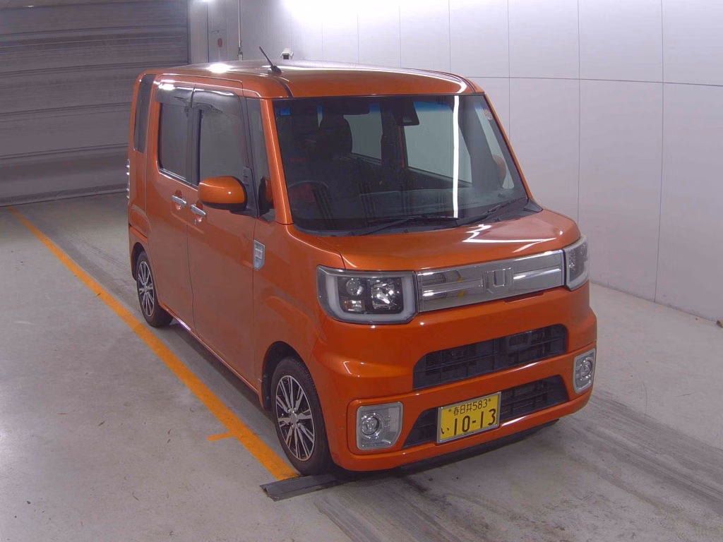 DAIHATSU WAKE