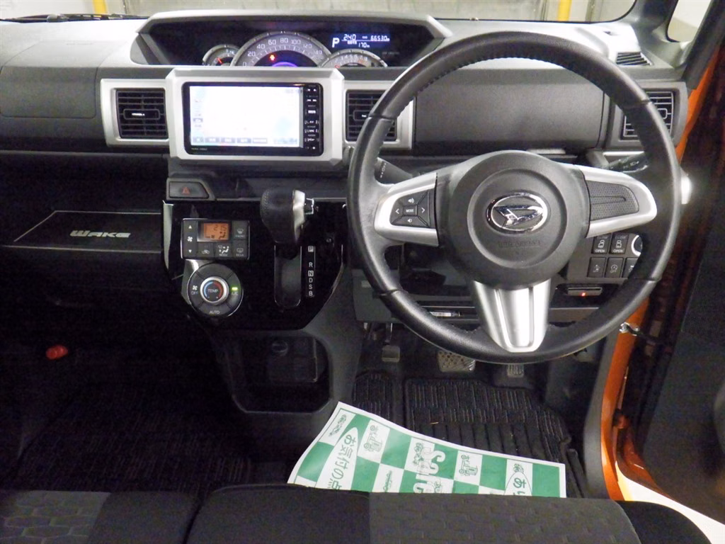 DAIHATSU WAKE