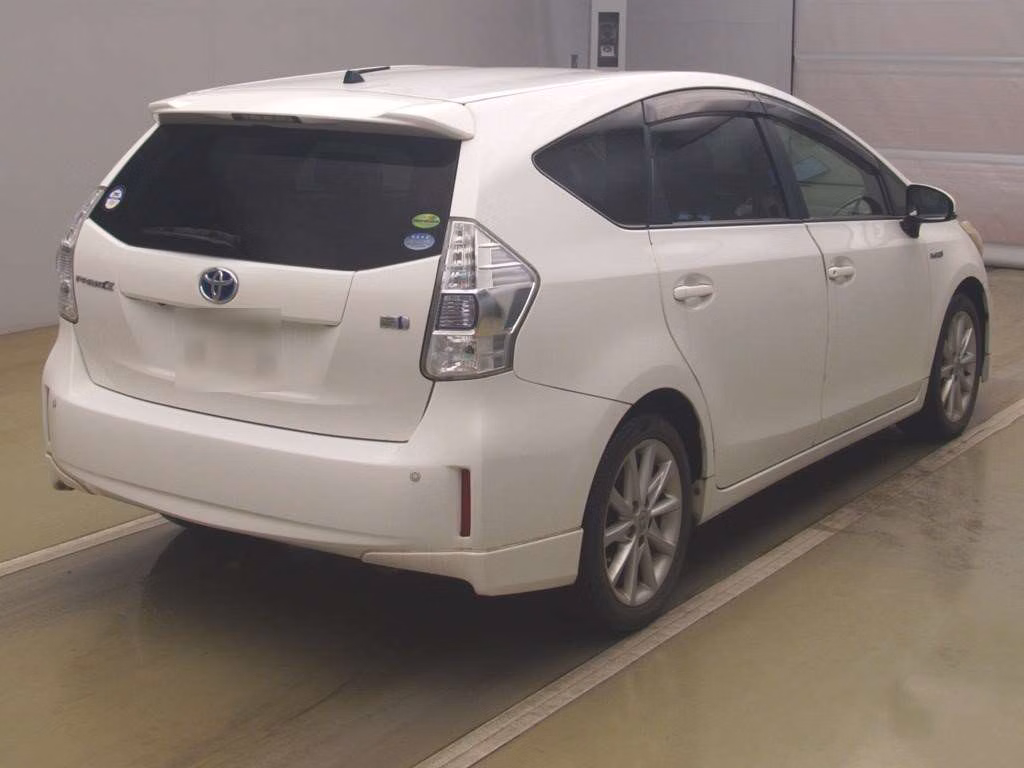 TOYOTA PRIUS ALPHA