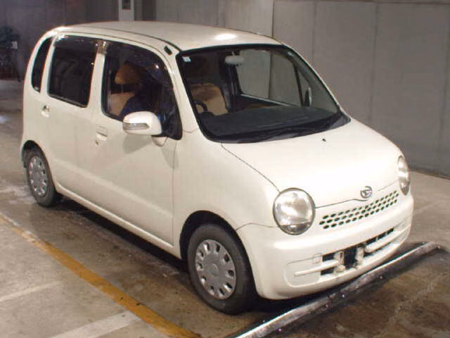 DAIHATSU MOVE LATTE