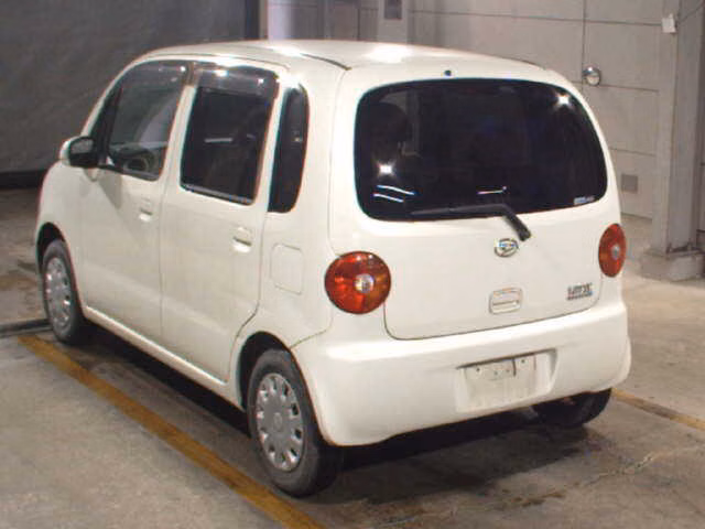 DAIHATSU MOVE LATTE