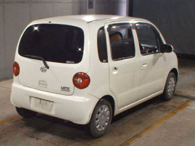 DAIHATSU MOVE LATTE