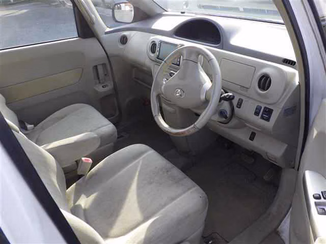 TOYOTA PORTE