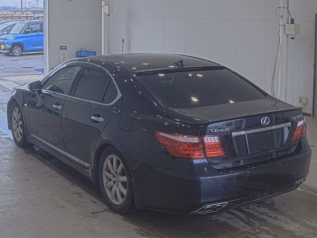 LEXUS LS600H
