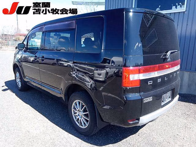 MITSUBISHI DELICA D:5