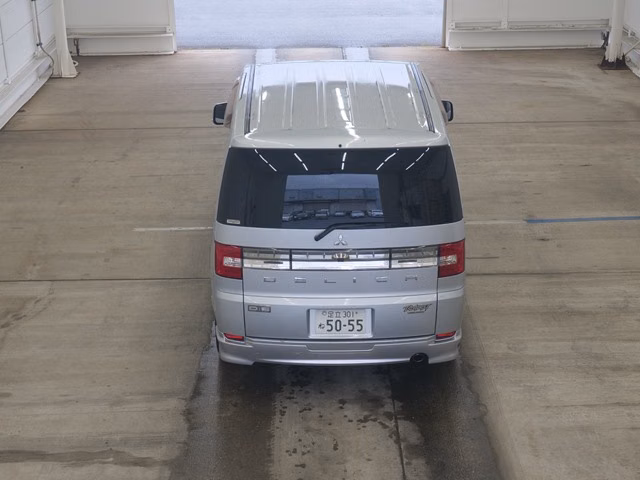 MITSUBISHI DELICA D:5