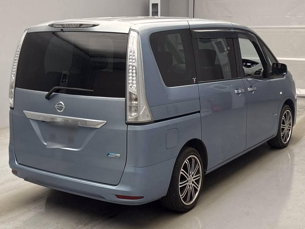NISSAN SERENA