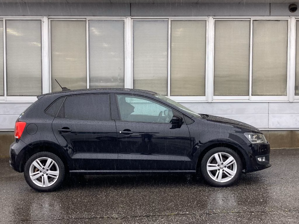 VOLKSWAGEN POLO