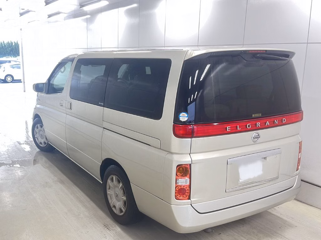 NISSAN ELGRAND